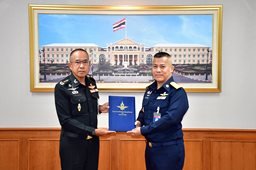 ๑๒ พ.ย.๖๗ จก.วท.กห. มอบใบประกาศการรับรองมาตรฐานยุทโธปกรณ์ของ กห.
