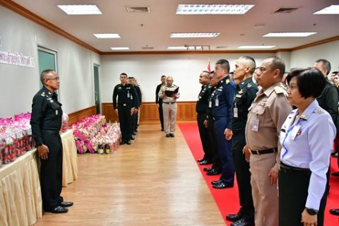 ๒๑ ก.ค.๖๘ จก.วท.กห. มอบเครื่องอุปโภค บริโภค ให้กับข้าราชการ พนักงานราชการ และลูกจ้าง ของ วท.กห.