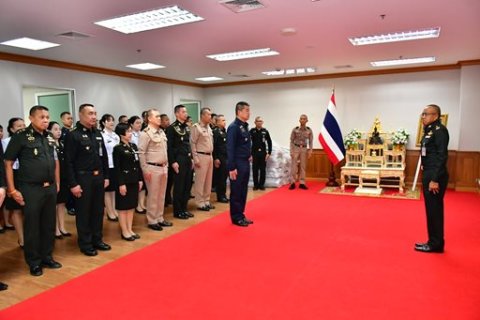 ๒๓ ก.ย.๖๘ จก.วท.กห. มอบของที่ระลึกให้กับกำลังพล วท.กห.