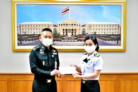 ๑๐ ส.ค.๖๔ พล.ท.คงชีพ ตันตระวาณิชย์ จก.วท.กห. มอบเงินสวัสดิการช่วยเหลือให้แก่ข้าราชการ วท.กห.