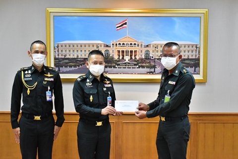 ๑๙ ส.ค.๖๔ พล.ท.คงชีพ ตันตระวาณิชย์ จก.วท.กห. มอบเงินสวัสดิการช่วยเหลือให้แก่ข้าราชการ วท.กห.