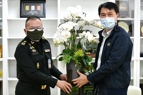 ๔ ต.ค.๖๔ จก.วท.กห. ต้อนรับคณะผู้บริหาร บริษัท บางจาก คอร์ปอเรชั่น จํากัด (มหาชน) เยี่ยมคำนับแสดงความยินดีที่ได้รับตำแหน่งใหม่